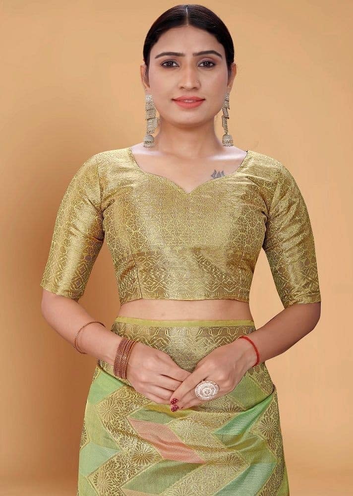 Woven Art Silk Saree in Multicolor view 2