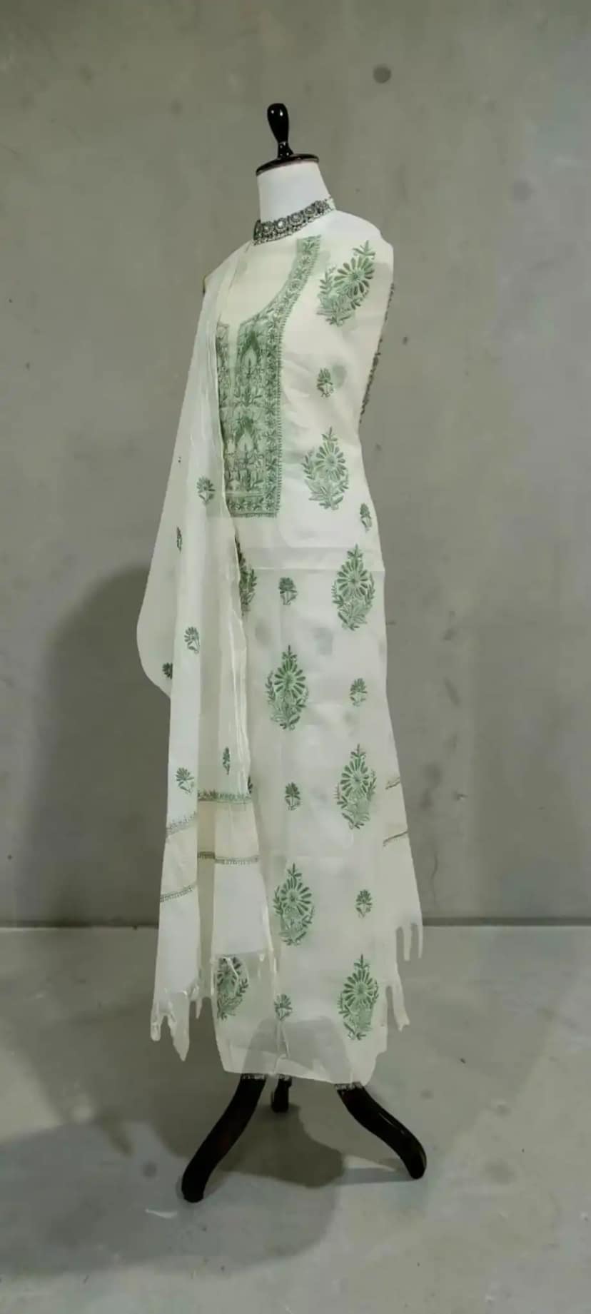 Lucknow Chikankari Hand-Embroidered Mul Cotton Natural-Dye Dress Material view 2