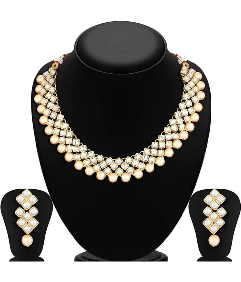 Sukkhi Alloy White Traditional Necklaces Set Choker view 2
