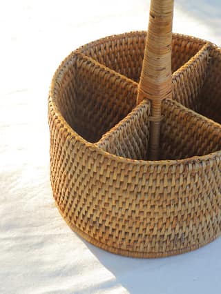 RATTAN ROUND CONDIMENT HOLDER