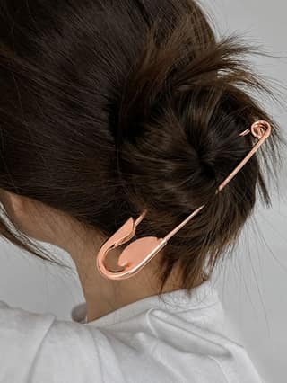 Ishkaara Safety Pin Hair Clip