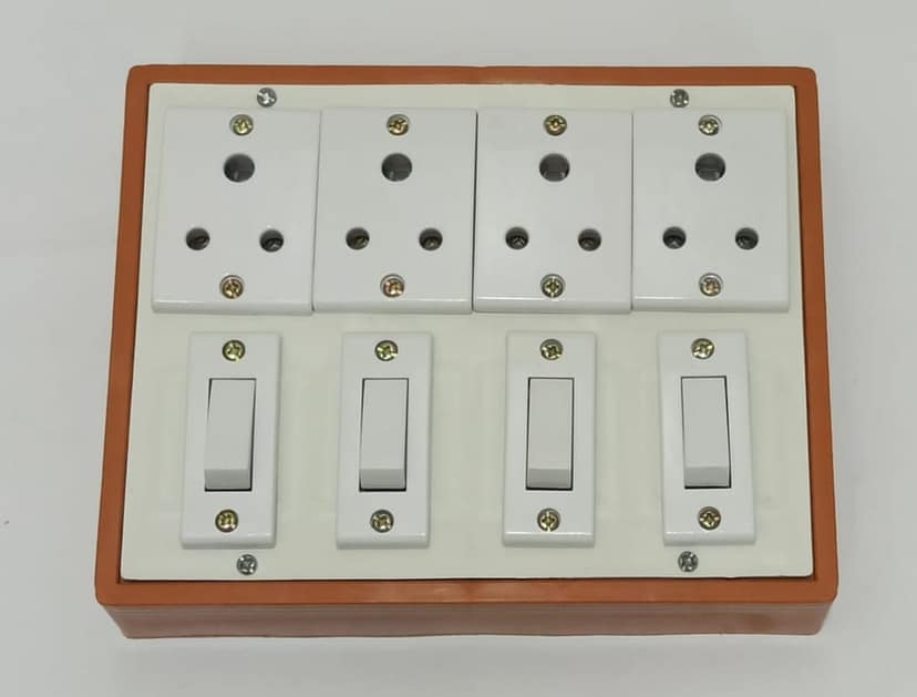 6A 4 Sockets (3 Pin Socket) & 4 Switch (Square) Extension Box with 6A Plug & 30m Wire
