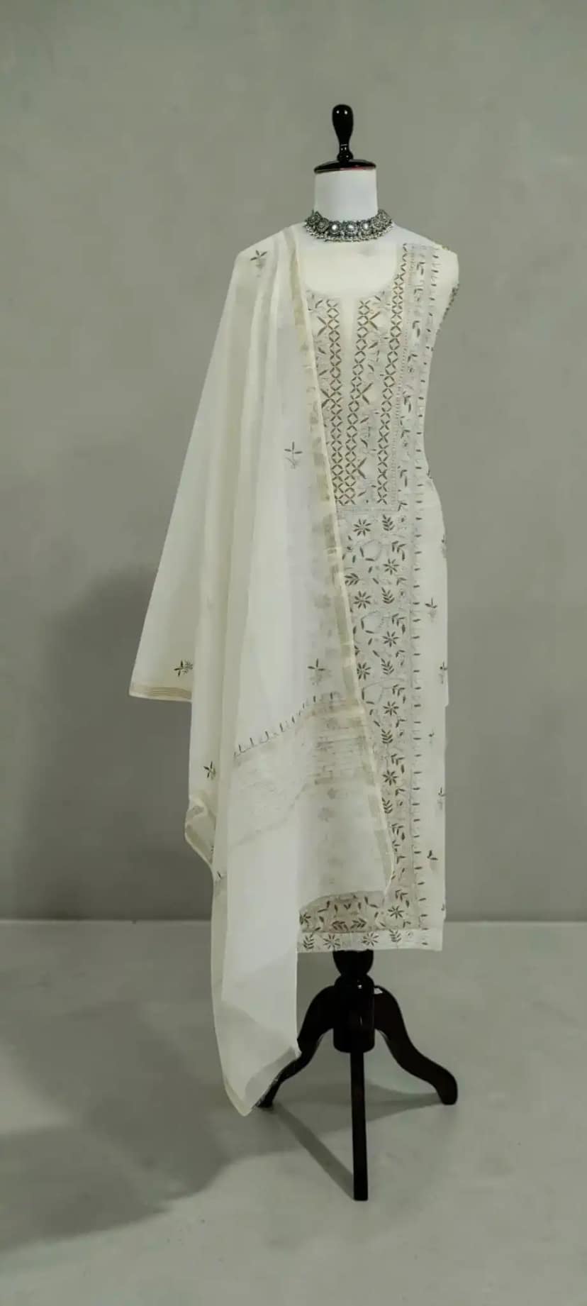 Handloom Lucknow Chikankari Mul Cotton Hand-Embroidered Dress Material