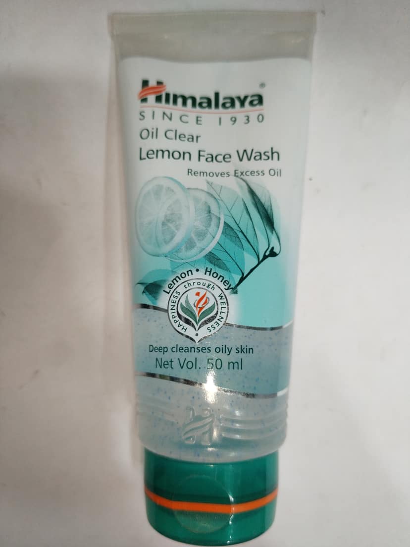 Himalaya Oil clear Lemon face wash Removes excess oil