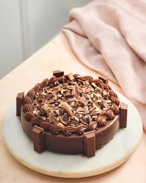 Kitkat cake (half kg)