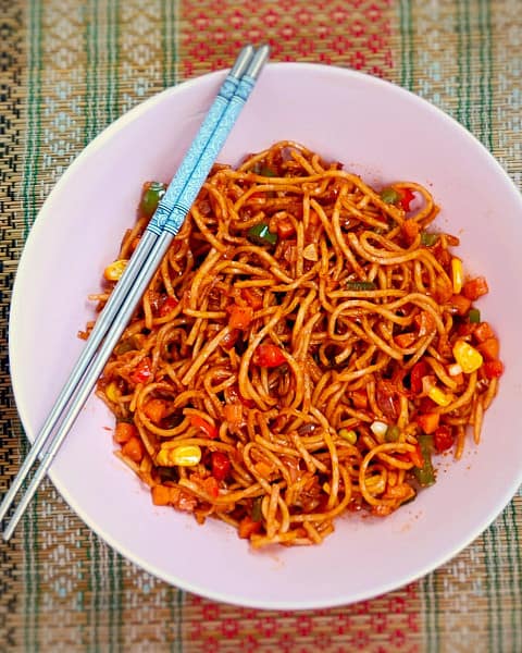 Veg schezwan noodles