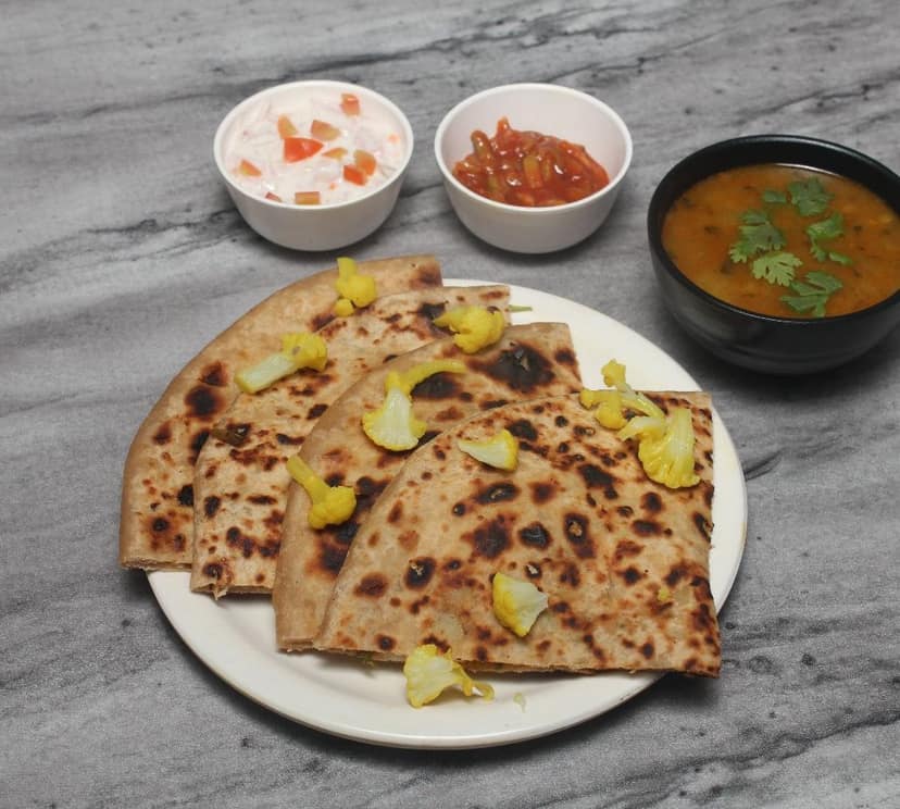 Gobi stuffed paratha with sabji [ 1 pieces ]