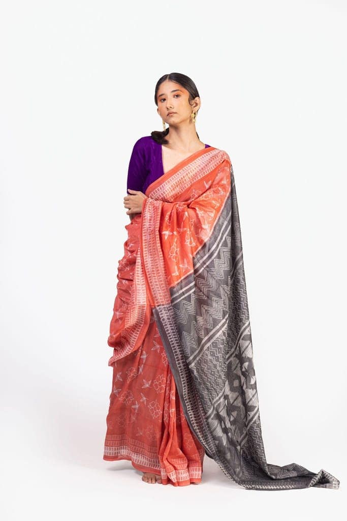 Kaisori Inayaat Red and Grey Shibori print saree view 2