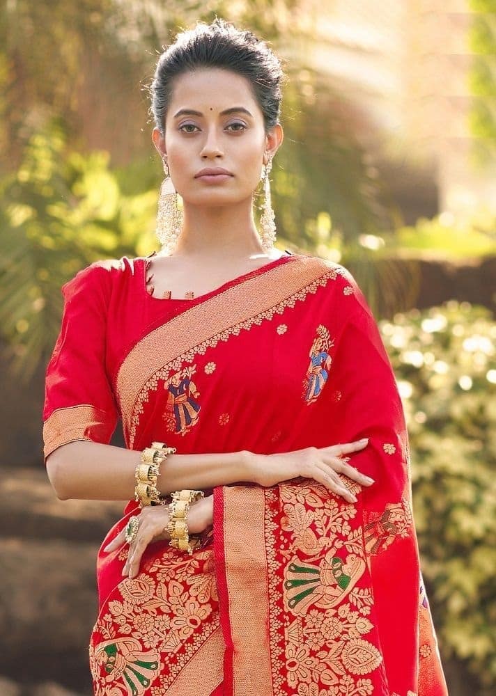 Woven Art Silk Saree in Red view 2