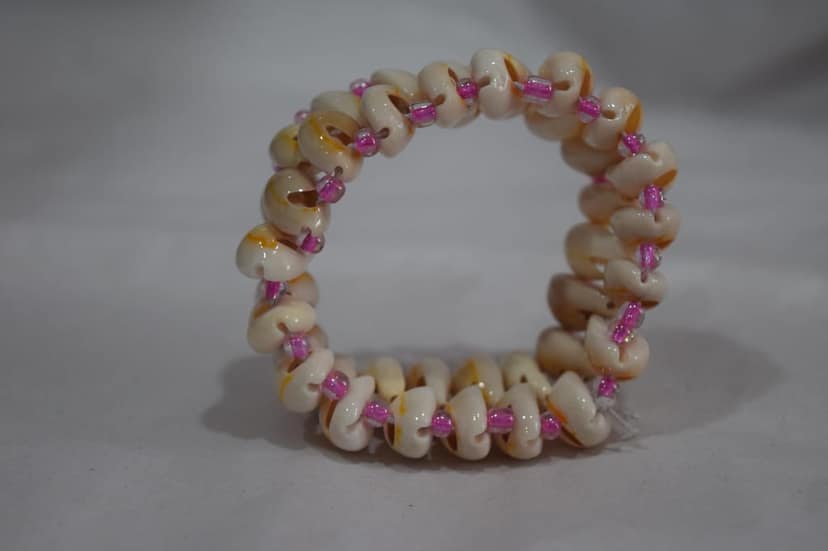 Natural Shell bracelete with Pink Beads, Handcrafted Seashell Jewelry, Cream White and Pink, Beach Style view 2