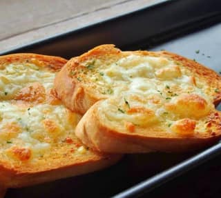 Cheese garlic bread