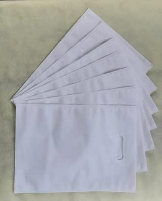 D Cut 10x14 (100 Pcs) Non-Woven Carry Bags