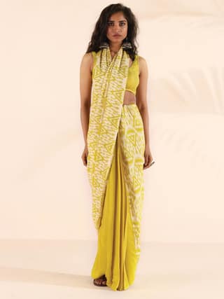 trueBrowns Lime Muslin Ikat Saree - Lime (Free Size)
