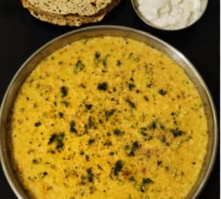 Yellow Dal Khichdi Dahi