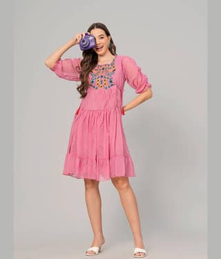 JC4U Women Crepe Printed Fit & Flare Dress ( Pink )