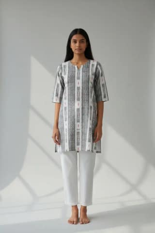 Handwoven Sambalpuri Cotton Kurti in Grey and White Bandhakala Ikat