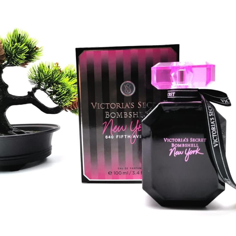 Victoria’s Secret Bombshell New York Eau de Parfum 100ml – Seductive Floral Fruity Perfume for Women view 2