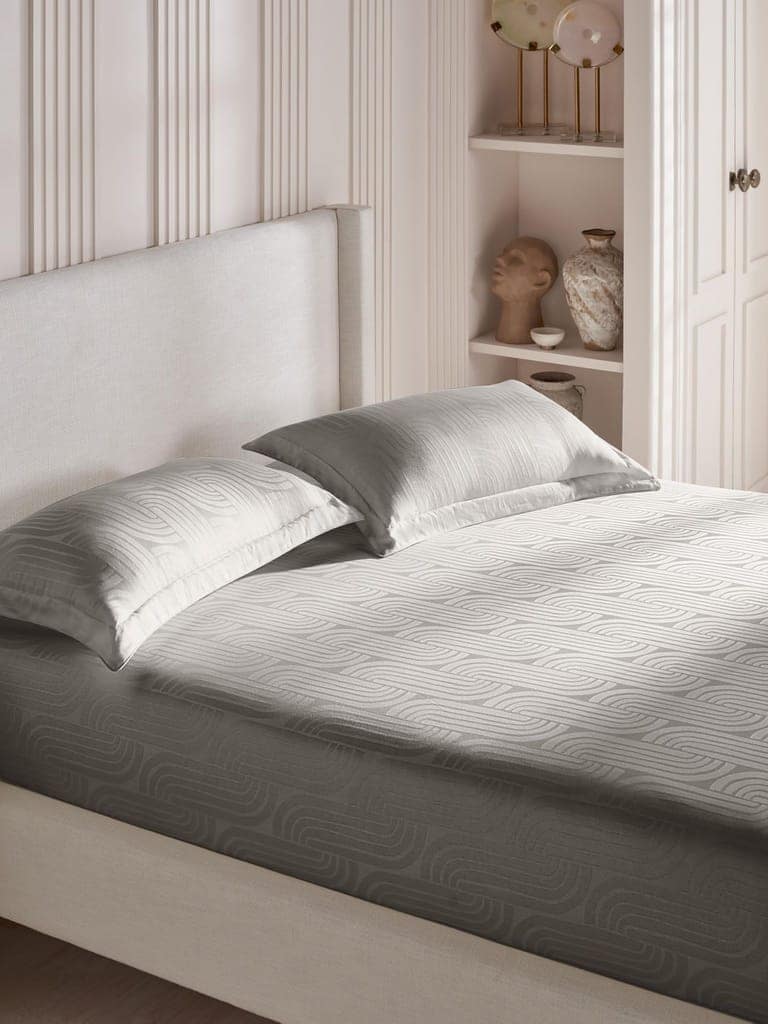 DDECOR - Jacquard Collection 100% Cotton Contemporary Pattern 300TC Super King |274 CM X 274 CM| Grey view 2