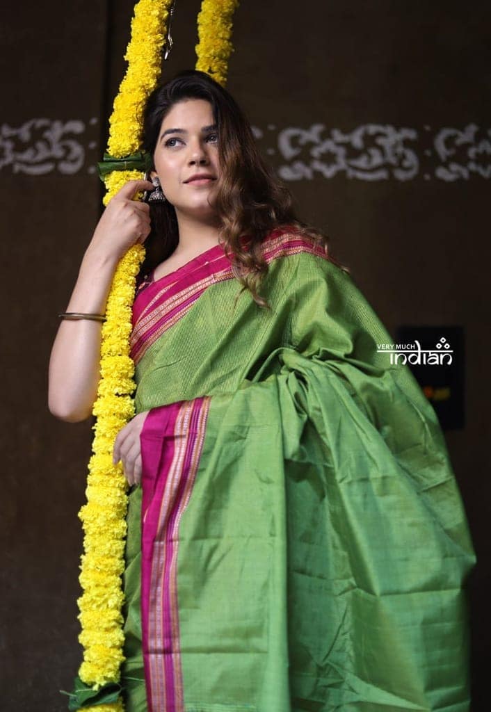 Handloom Cotton Viscose Ilkal Saree With Pure Resham Pallu ? Bright Green With Pink Border view 2