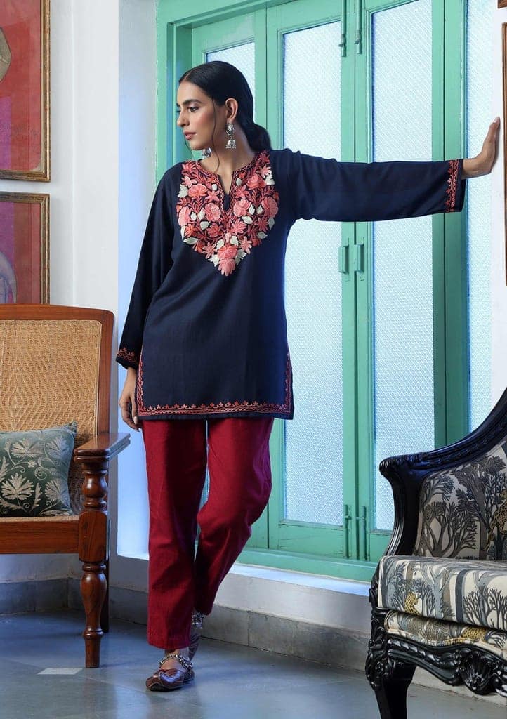 HOC Crafts Aari Embroidered Cotton Solid Women's Short Kurta - Navy Blue