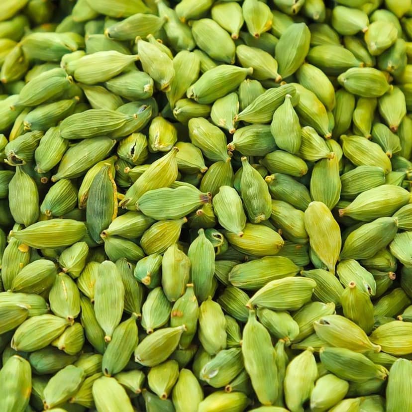 Hari Elaichi (Green Cardamom) 8MM 100GM | Premium Kerala Spice | The MMasala Box Co. view 2