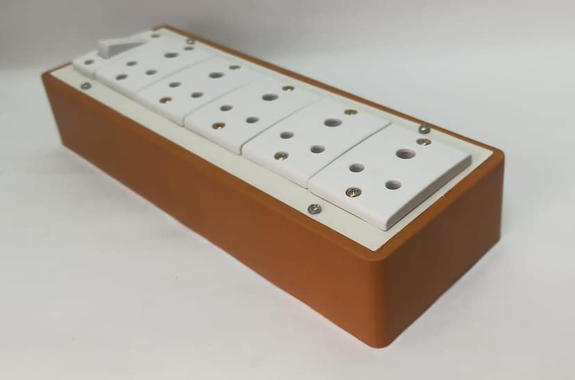 6A 5 Sockets (3 Pin Socket) & 1 Switch Extension Box with 6A Plug & 40m Wire view 2
