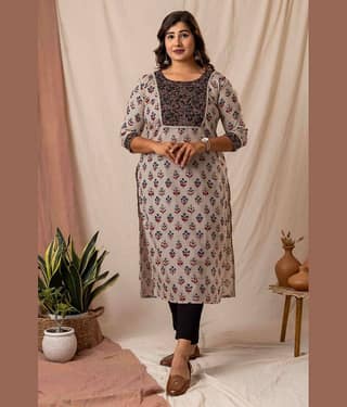 AMTHI Women Cotton Self Design Straight Kurti ( Cream )