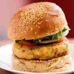 Chicken dominator burger
