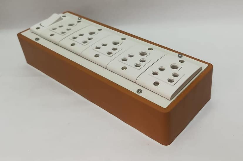 6A 5 Sockets (5 Pin Socket) & 1 Switch Extension Box with 16A Plug & 30m Wire view 2