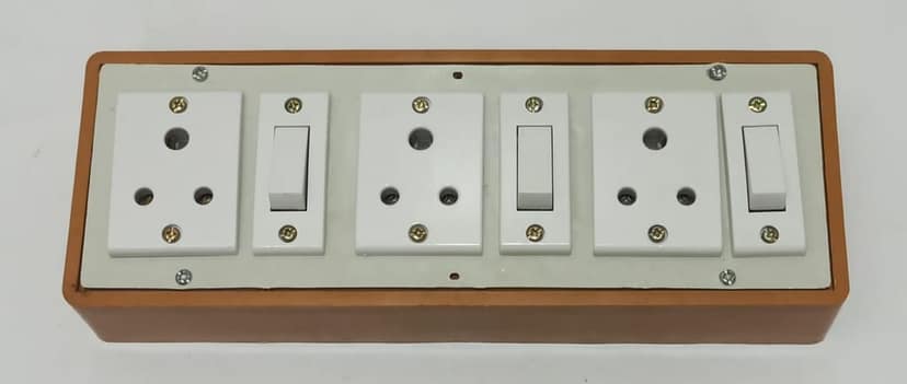 6A 3 Sockets (3 Pin Socket) & 3 Switch Extension Box with 16A Plug & 15m Wire