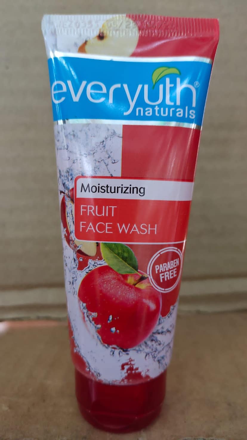 Everyuth naturals fruit face wash