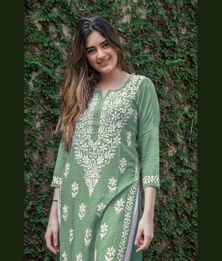 anushansa Women's Cotton Blend Embroidered Straight Kurti - ( Green )