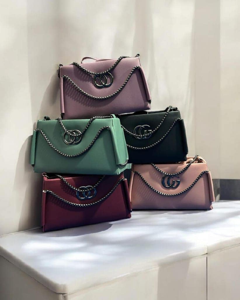 Luxury Chic Quilted Handbag – Elegant Chain Strap & Iconic Double Ring Accent