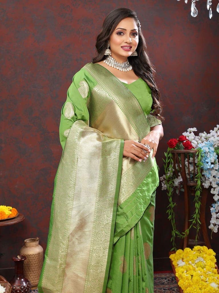 Parotgreen Soft Silk Woven Design Gold Zari Weaving Saree view 2