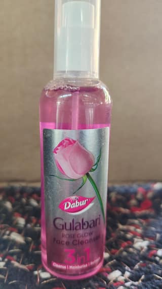 Dabur gulabari rose glow face cleanser