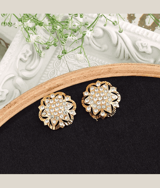 gilher White Stud Earrings ( Pack of 1 )