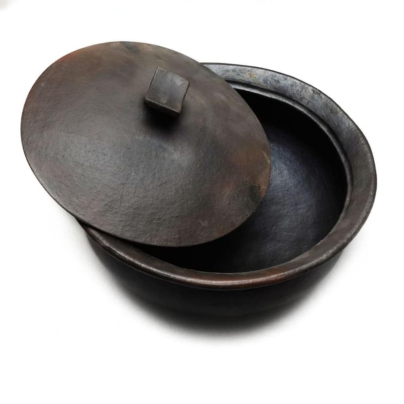 Longpi Black Stone Pottery Traditional Fish Curry Pot Medium (1SPTUTIKA00163)