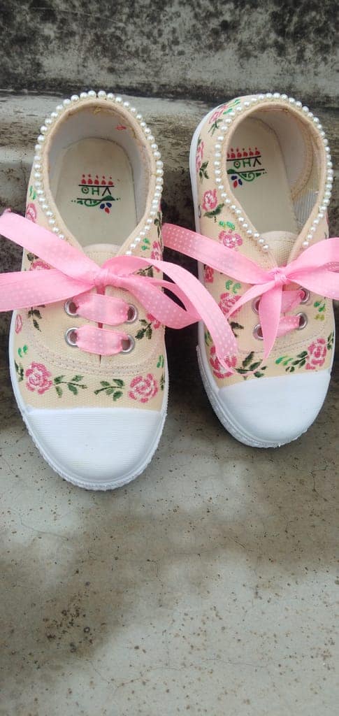 VHO INDIA 04 ROSE SHOES view 2