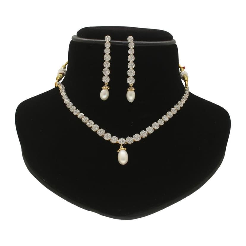 Eminence Gleam Pearl Necklace Set view 2