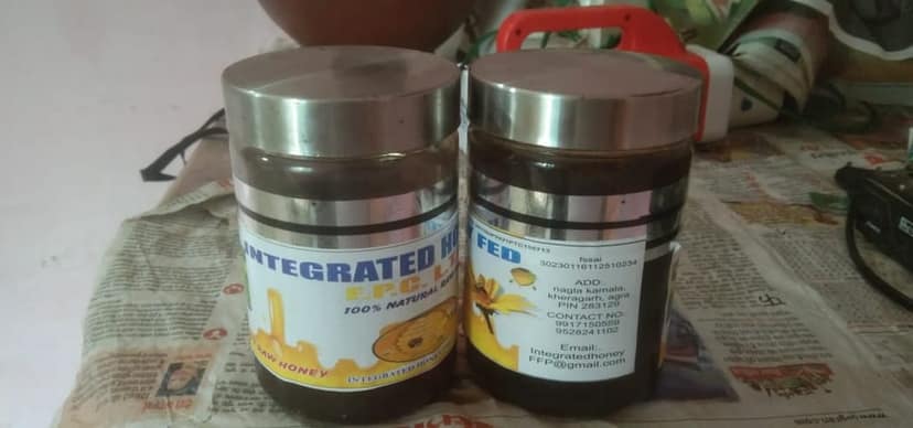 Raw Mustard Honey view 2