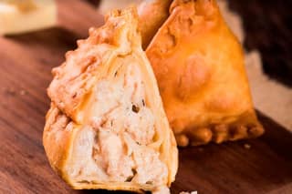 Afghani chicken samosa (1 pc)