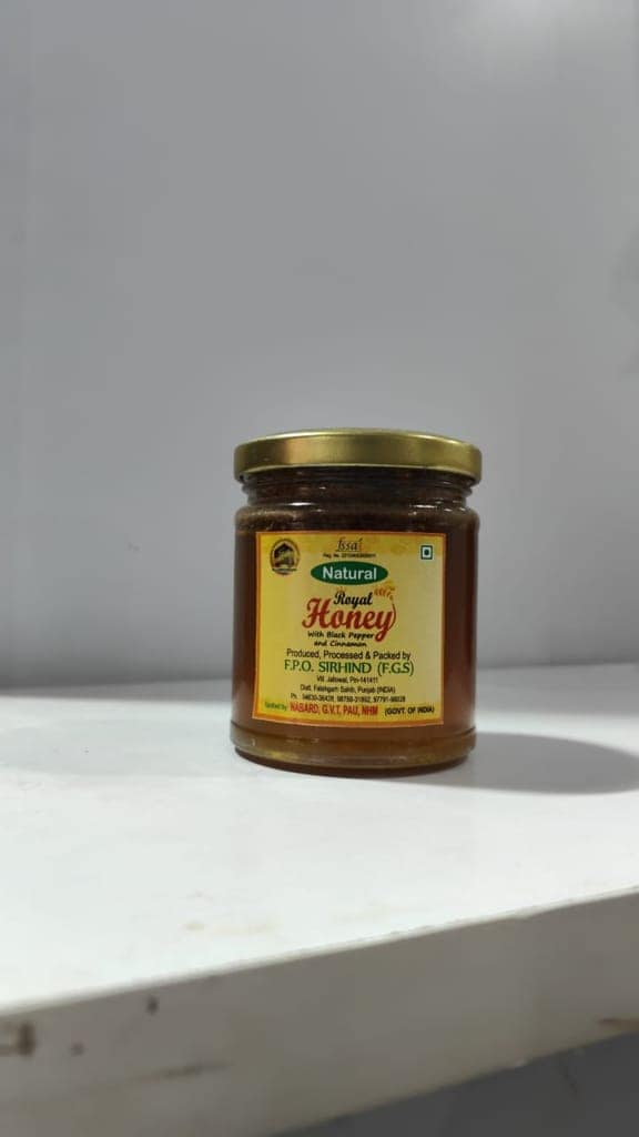Natural Antibiotic Honey with Black Pepper, Ginger, Cinnamon, Bee Pollen, and Mulethi view 2
