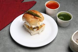 Kanda bhajiya vada pav