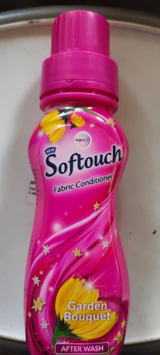 Softouch fabric conditioner garden bouquet pink
