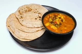 Aloo Chana & 4 Roti
